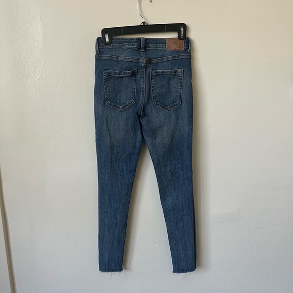 Zara MID rise Skinny Jeans with raw hem size 4 - Picture 7 of 7